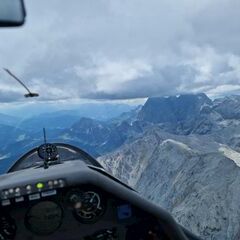 Flugwegposition um 13:13:52: Aufgenommen in der Nähe von Gemeinde Ramsau am Dachstein, 8972, Österreich in 2765 Meter